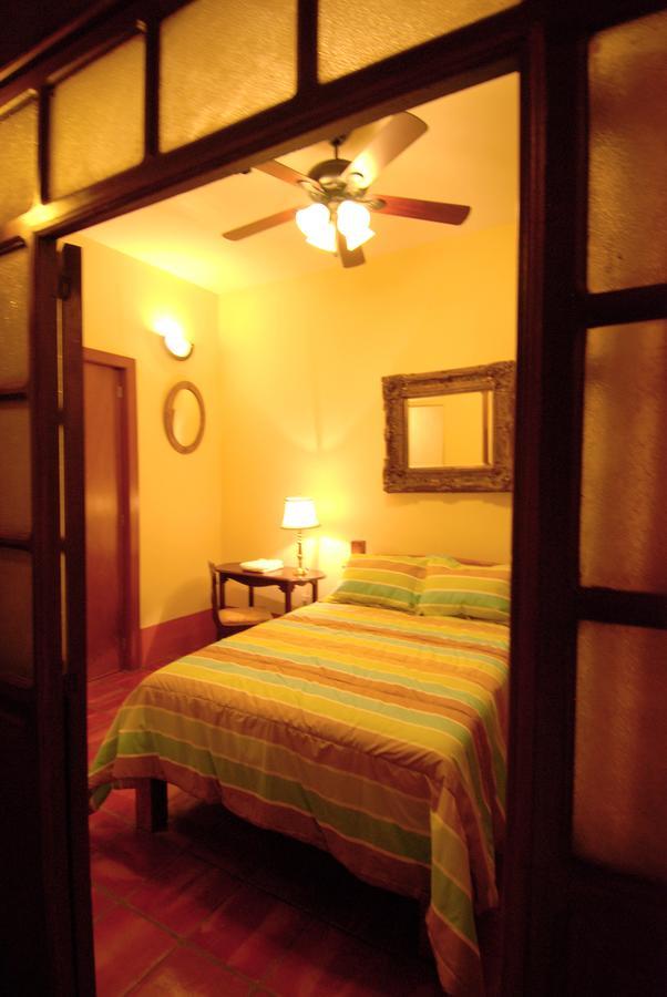 Olga Querida B&B Hostal Гуадалахара Екстериор снимка