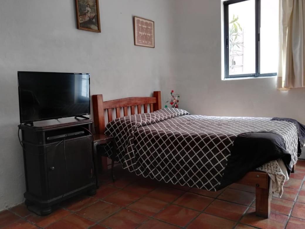 Olga Querida B&B Hostal Гуадалахара Екстериор снимка